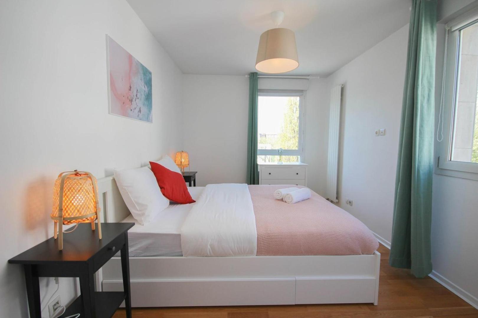 Apartment In Residence With Balcony And Parking Лил Екстериор снимка